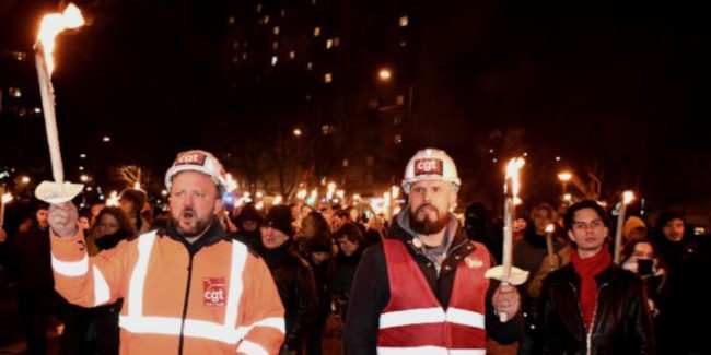 flambeaux Manifestation aux flambeaux